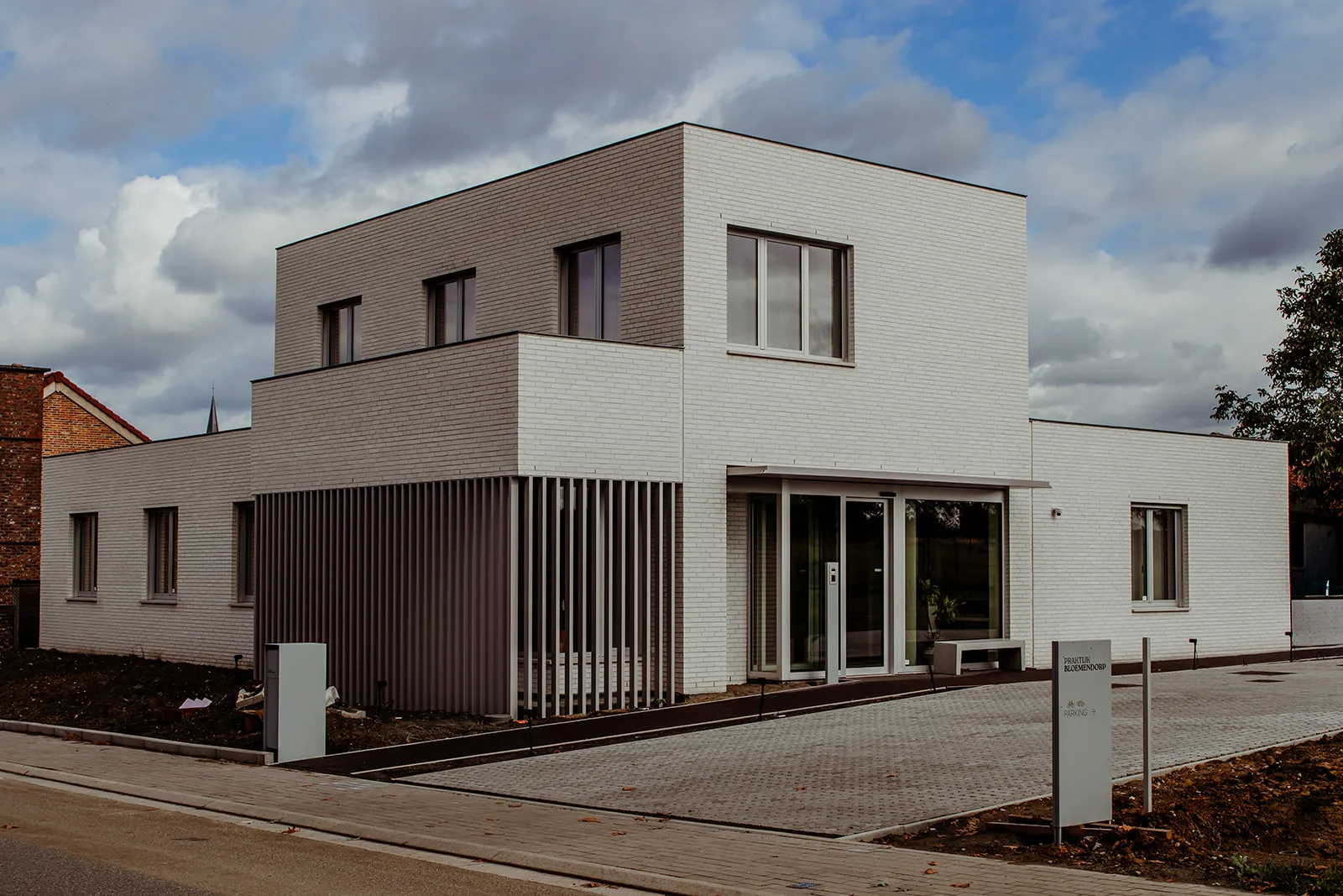 Het gebouw van Praktijk Bloemendorp in de Oude Tiensestraat